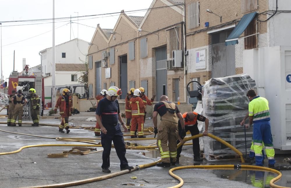 Incendio en una planta de reciclaje de Alboraia