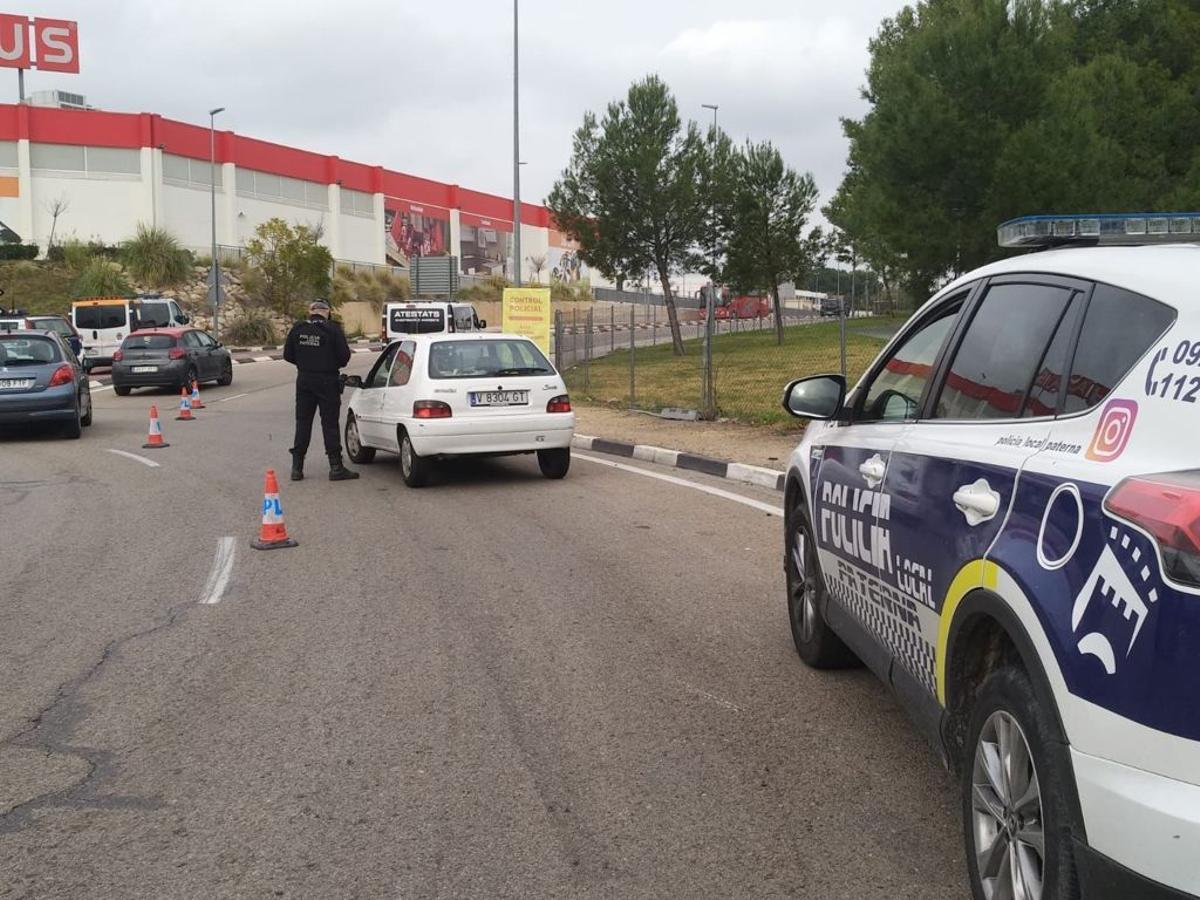 Primeros controles en las entradas a Paterna desde la CV-35