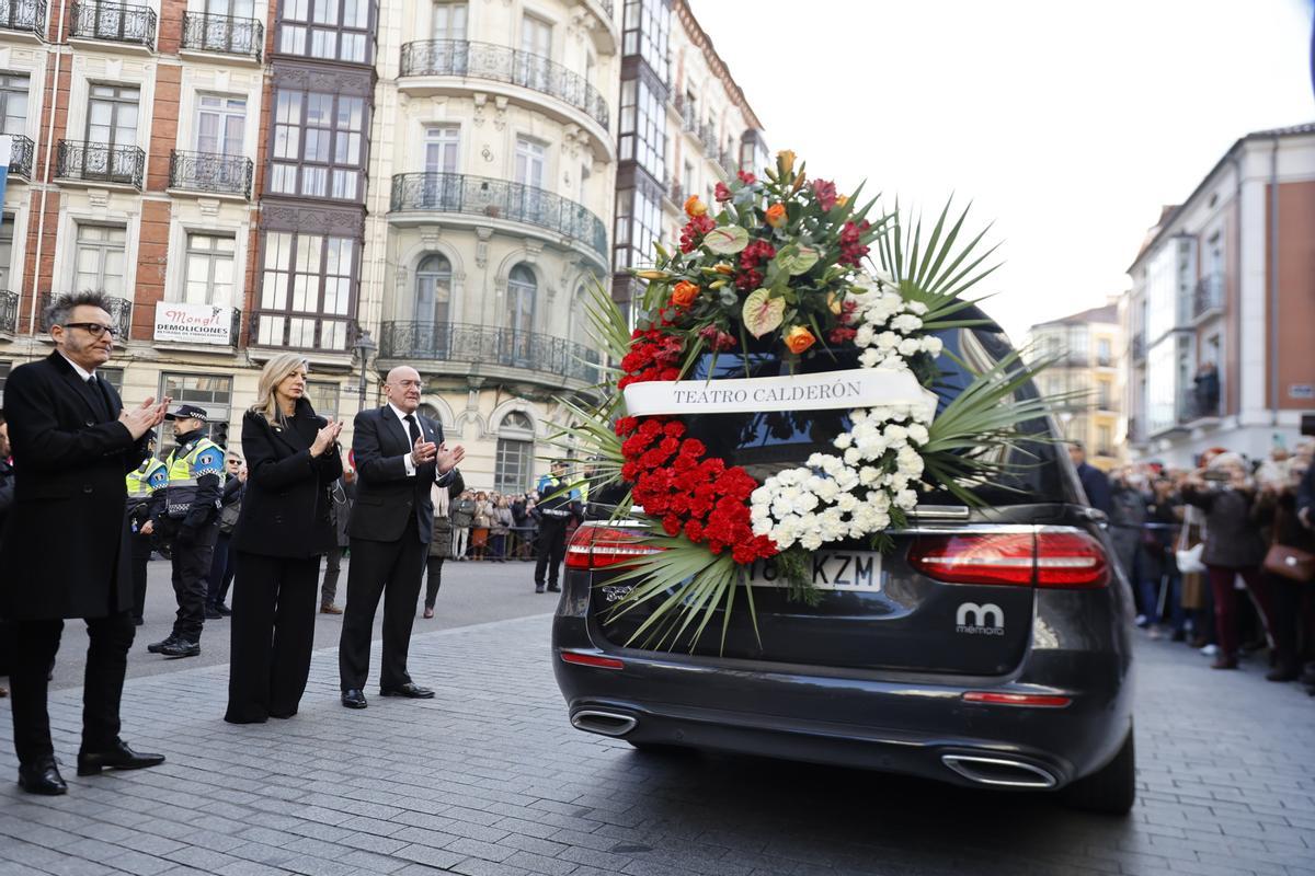 Miles de personas despiden a Concha Velasco en Valladolid