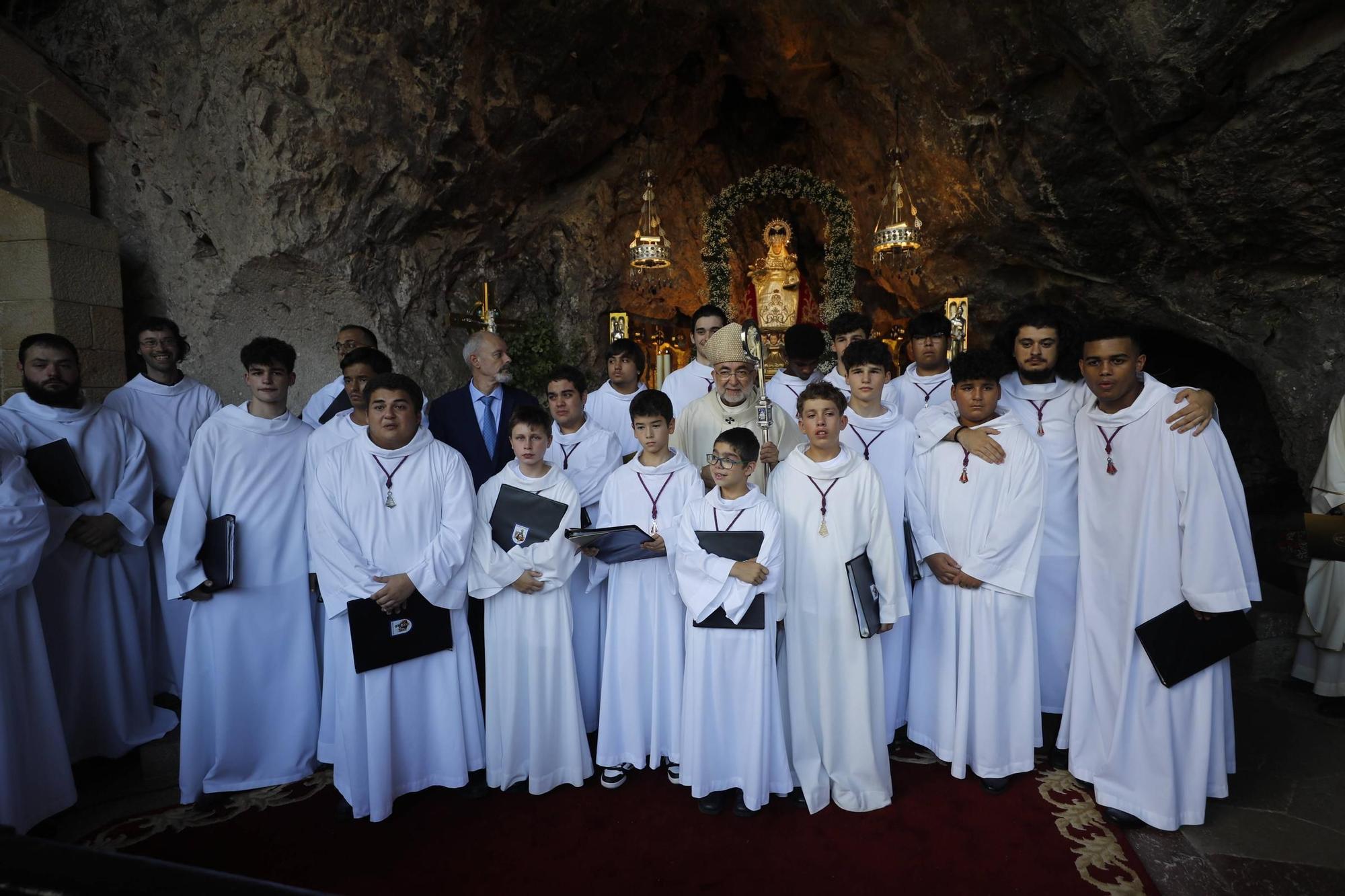 EN IMÁGENES: Celebración religiosa del Día de Asturias en Covadonga