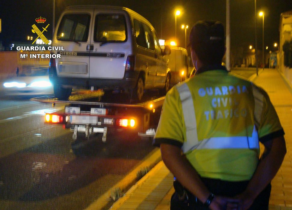 La Guardia Civil detiene a dos conductores por circular de modo temerario y bajo la influencia de alcohol y drogas