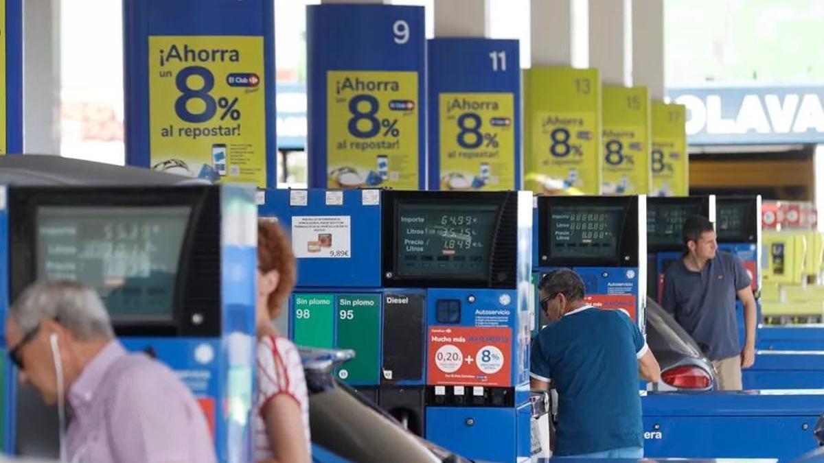 Revisa los precios de la gasolina y el diesel el día de hoy.