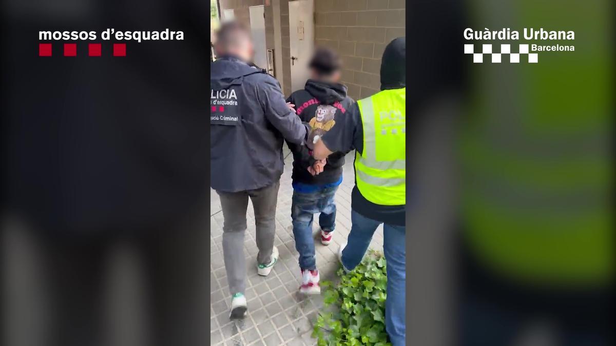 Un miembro de los 300 detenido por la policía