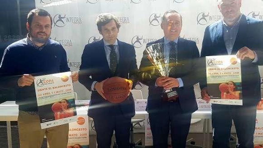 Fernando García, David López, Rubén Paredes y Héctor Galán, durante la presentación de la Copa Integra.