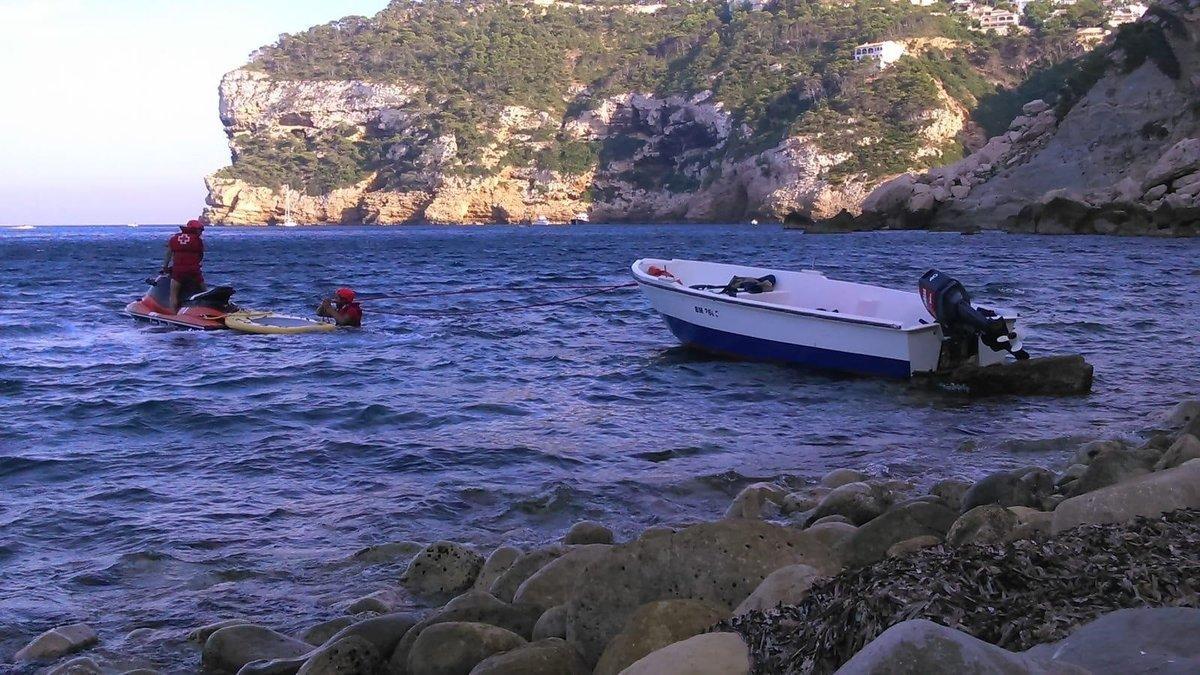 Una patera llega a las costas de Xàbia (Alicante).