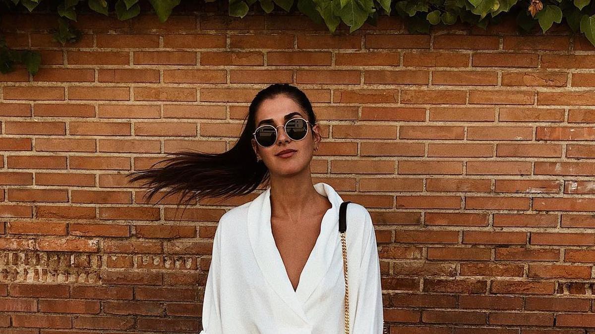 Mery Turiel elige la blusa blanca para sus looks de septiembre