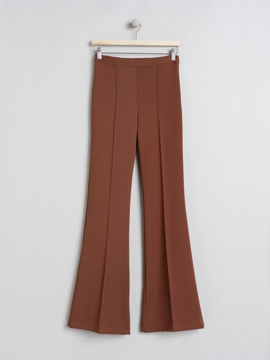 Pantalones flare caldera