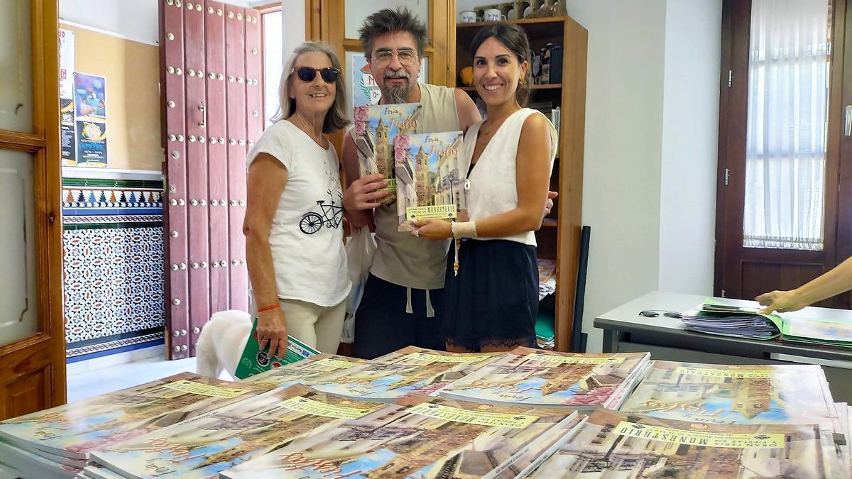 Reparto del libro de feria en la casa de la cultura
