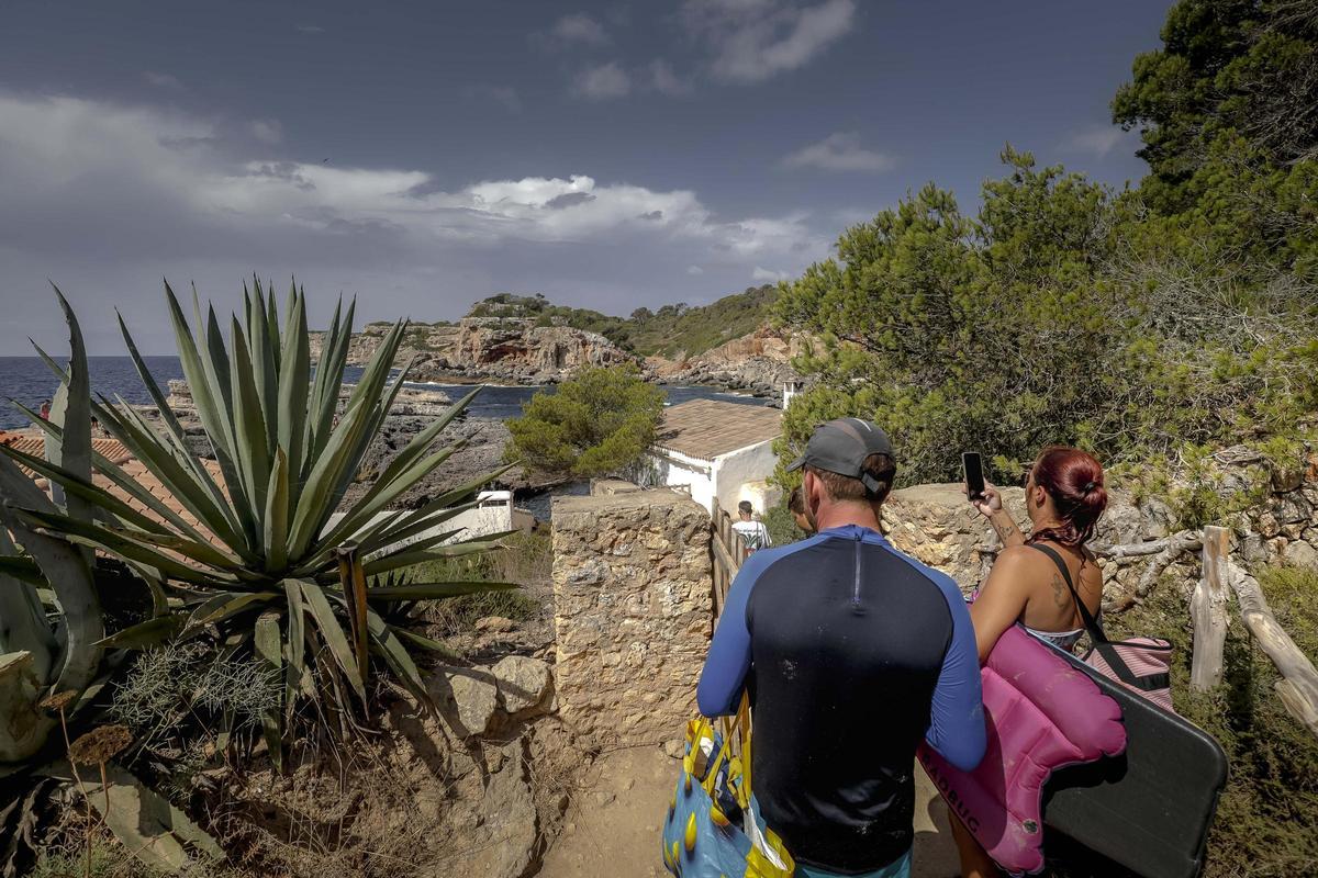 Fotos | El Caló des Moro, saturado de turistas