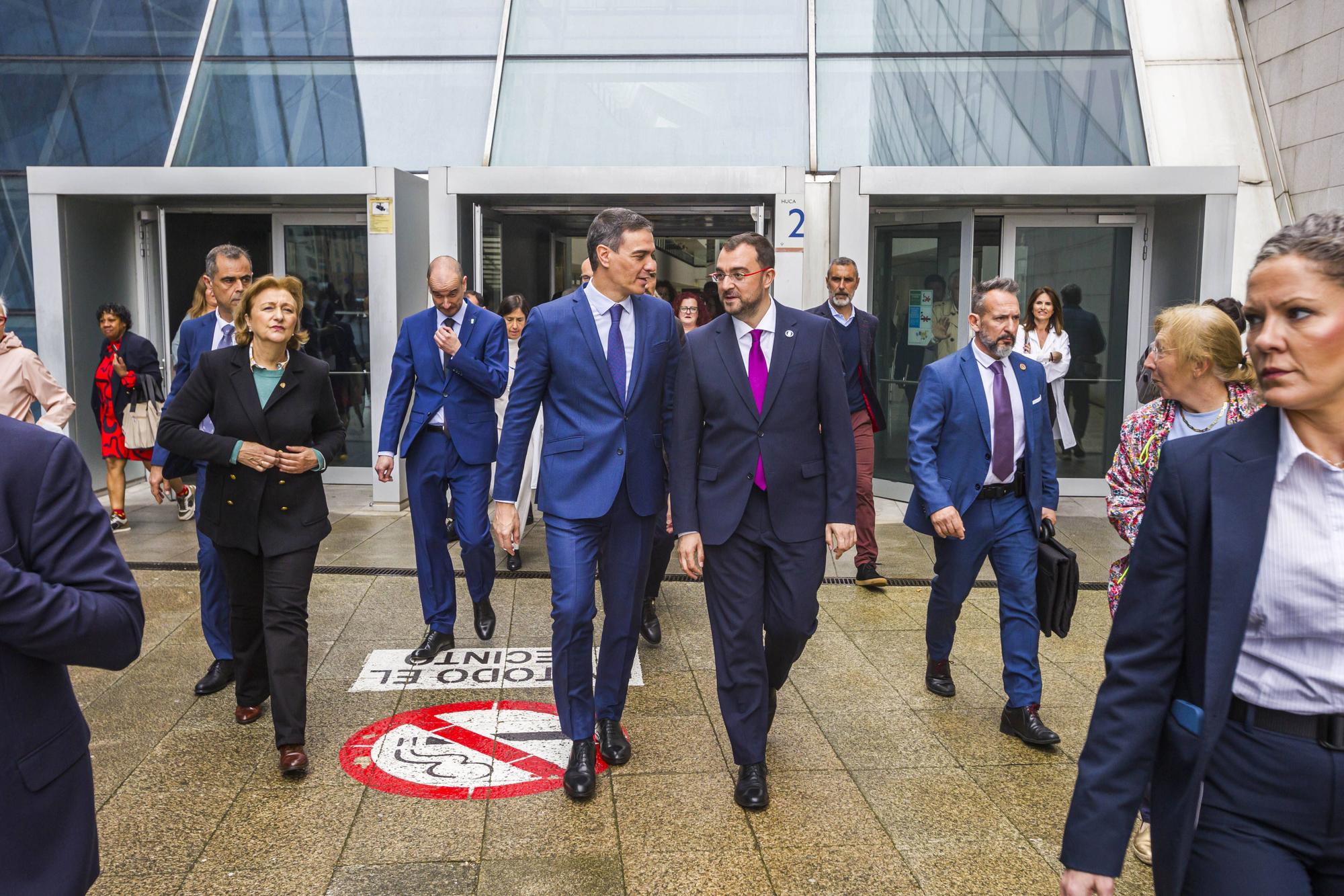 Visita de Pedro Sánchez al Hospital Universitario Central de Asturias (HUCA) en Oviedo