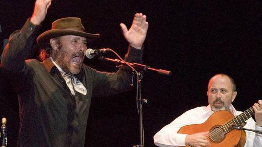 Lo Ferro llora la muerte de El Cabrero, el cantaor que puso voz al campo andaluz y al flamenco de protesta
