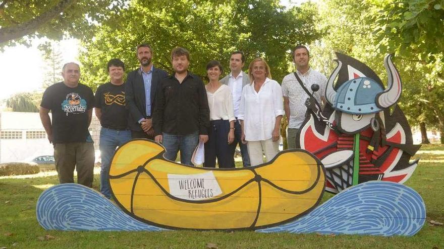 La presentación de la próxima edición del festival Revenidas tuvo lugar en el parque de Dona Concha (Vilagarcía). // Noé Parga
