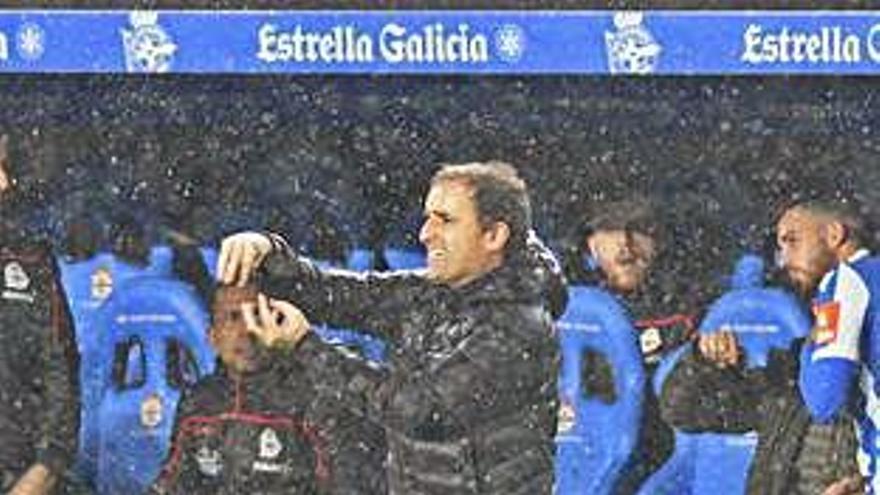 Arrasate, durante la primera vuelta en Riazor.