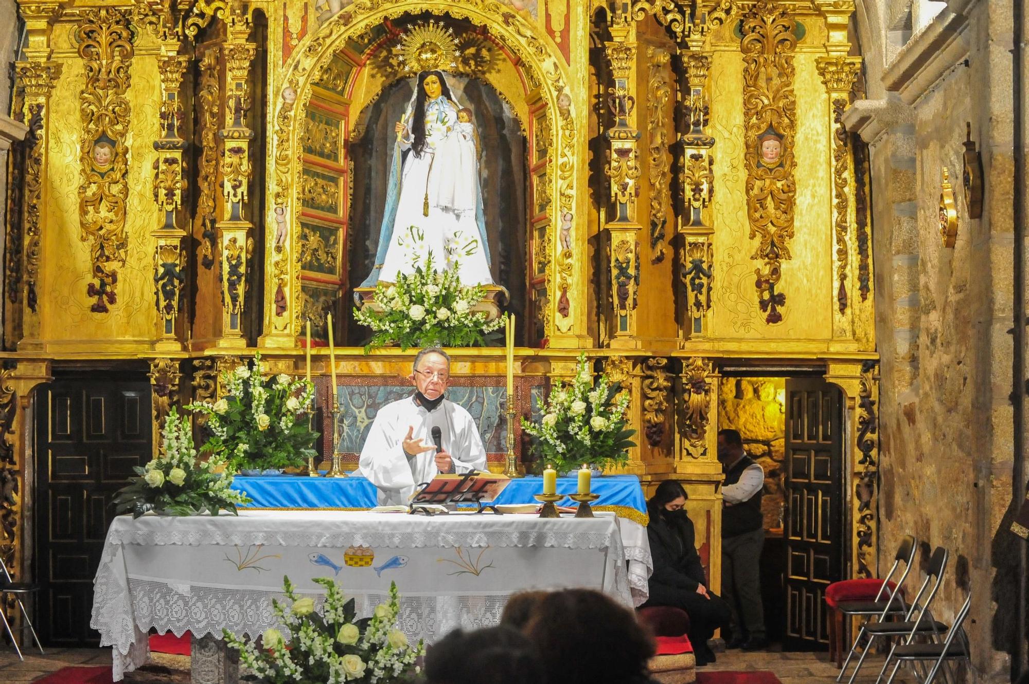 La celebración religiosa de la Candelaria, ayer.