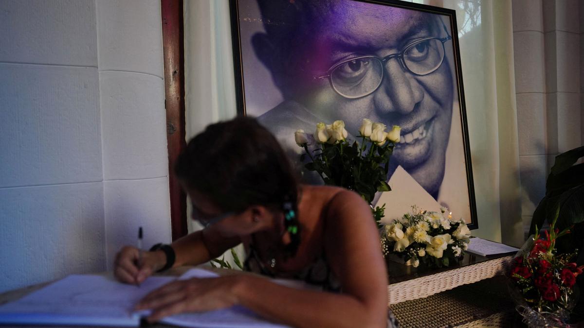 Cuba despide entre lágrimas y música a Pablo Milanés, su último gran ídolo.