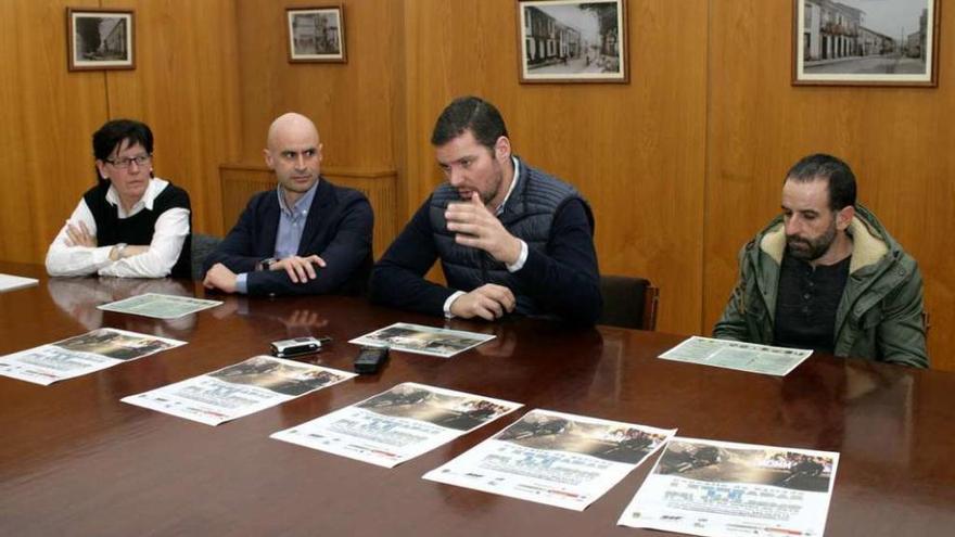 Alonso, Flores, López y Mosquera, ayer, durante la presentación de las jornadas. // Bernabé/Víctor Espiño