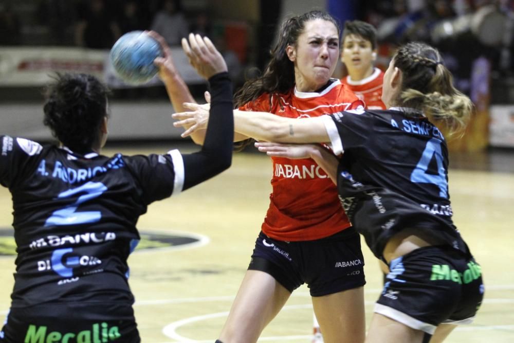 El Mecalia Guardés arrolla al Porriño en el derbi gallego de la Liga Loterías