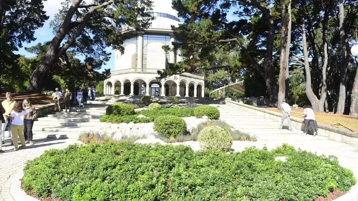 El parque de Santa Margarita en A Coruña finaliza sus obras con novedades: un paseo dedicado a 16 científicas, un área de calistenia y una secuoya