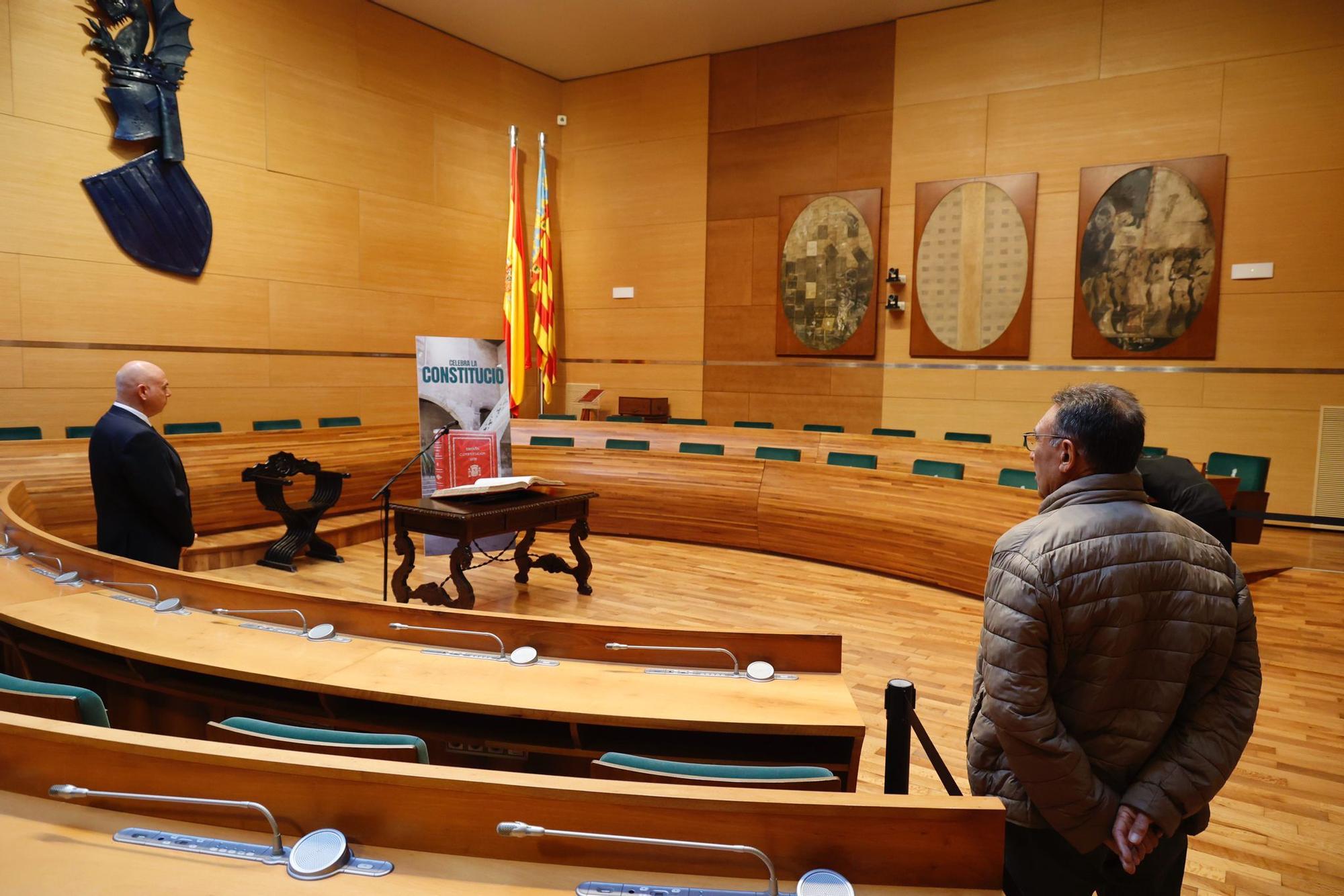 Los valencianos acuden al aniversario de la Constitución en la Diputación de València