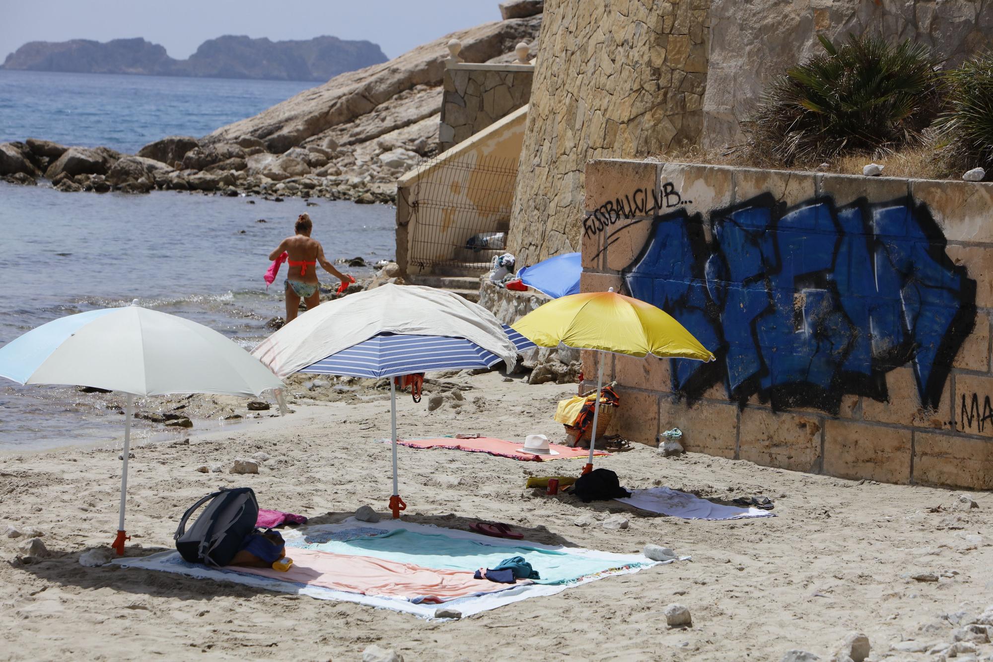 Sommer in Peguera: So genießen die Mallorca-Urlauber das Leben am beliebten Badestrand