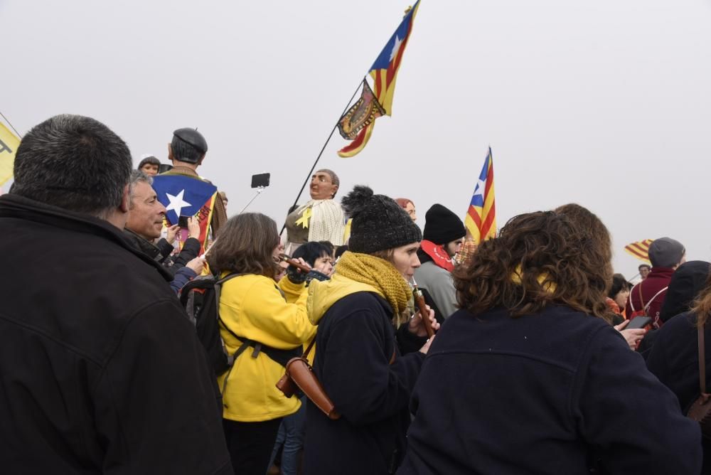 Lledoners s'omple de gegants i gegantons en una trobada inèdita