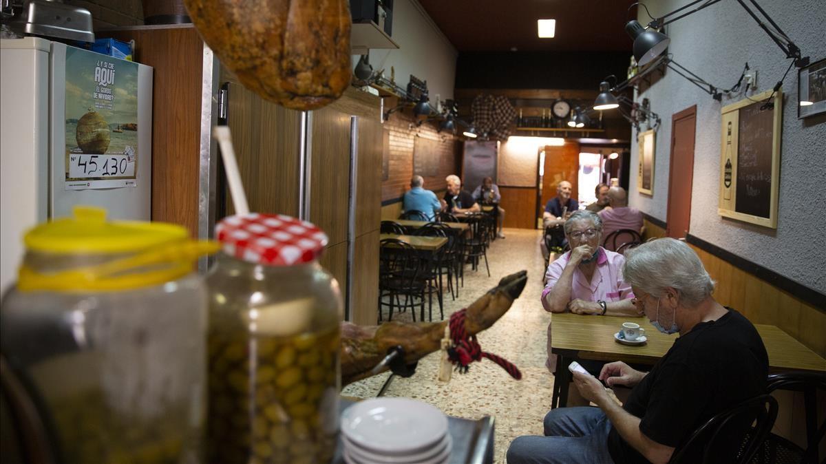 BARCELONA 28 07 2020 CONTRA BAR BODEGA GOL uno de los establecimiento de comidas con mas historia del barrio de  Sant Antoni en la foto el local  FOTO ELISENDA PONS