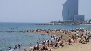 Aigües a gairebé 30 graus: el mar Mediterrani torna a ‘bullir’ amb la calor extrema