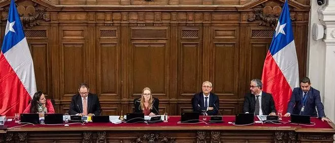 Chile se prepara para cambiar la 'Constitución de Pinochet' por otra redactada con mayoría de la ultraderecha