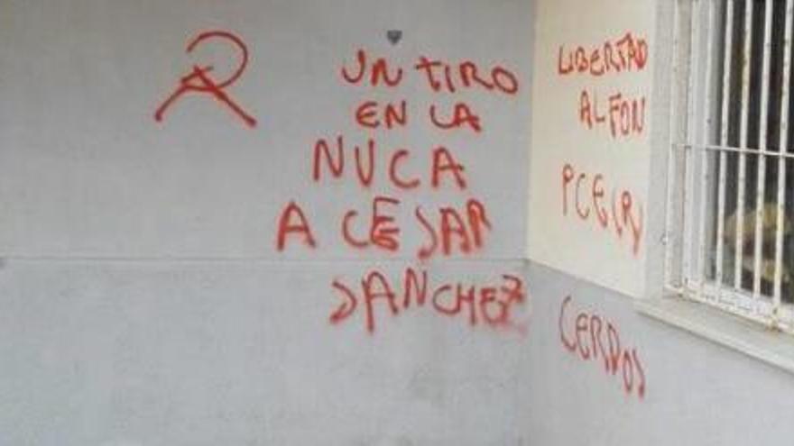 Pintadas contra César Sánchez en Calp