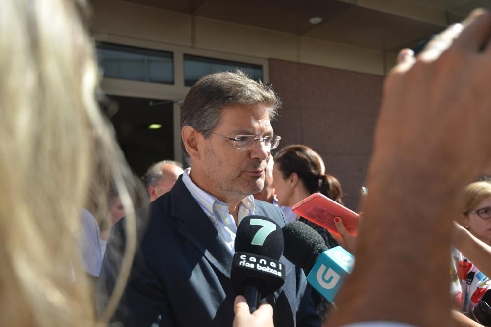 El ministro Rafael Catalá acudió a la concentración en Sanxenxo.