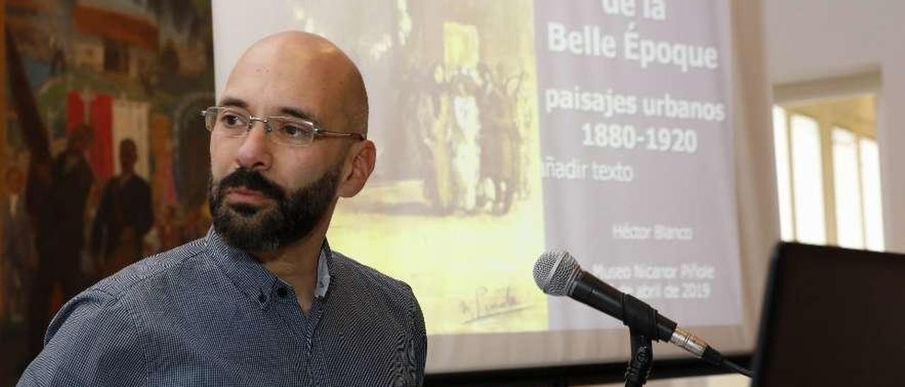 Héctor Blanco, ayer, antes de su conferencia.