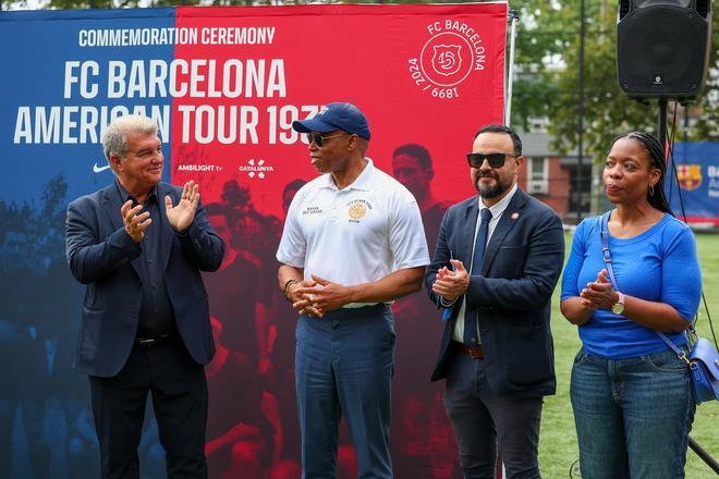 Acto de commemoración en Brooklyn de la gira americana del FC Barcelona el año 1937, en imágenes.