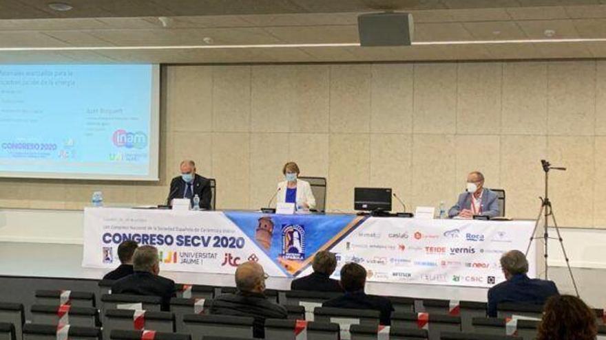 Ciencia, innovación y nuevas tecnologías cerámicas se dan cita en el foro de la SECV en la UJI