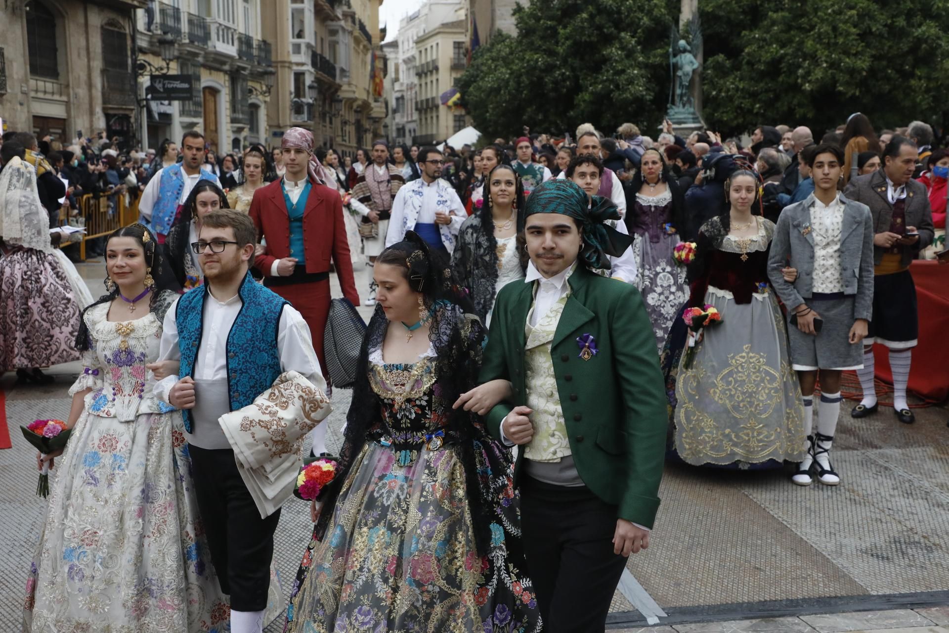 Búscate en el primer día de Ofrenda por la calle Quart (entre las 115.30 y las 17.00 horas)