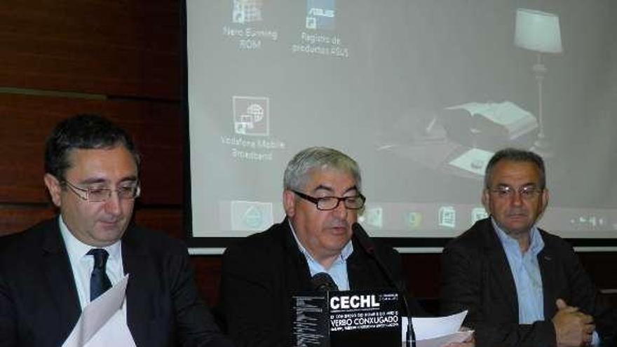 Marnotes, Sobrado y Gil, ayer, en la inauguración. // L.F.