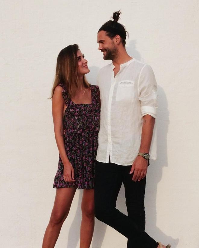 Mery Turiel con vestido de la nueva colección de Zara junto a su novio, Santi Silva