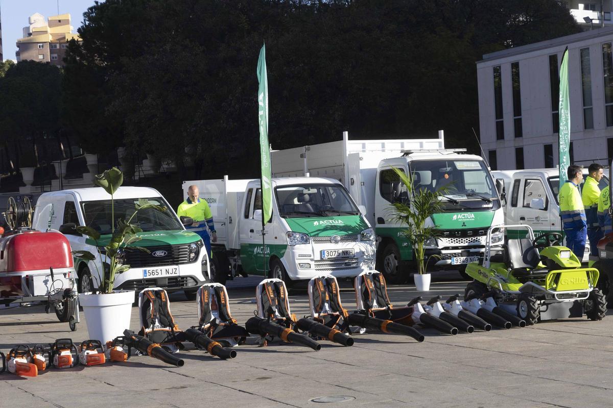 Benidorm presenta un nuevo servicio de conservación y limpieza de zonas verdes gestionado por Actúa