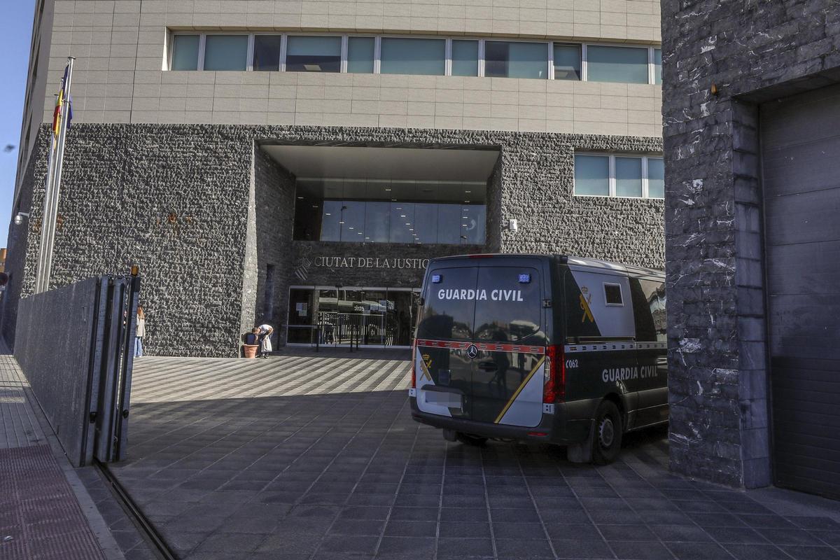Fachada de la Ciudad de la Justicia de Elche
