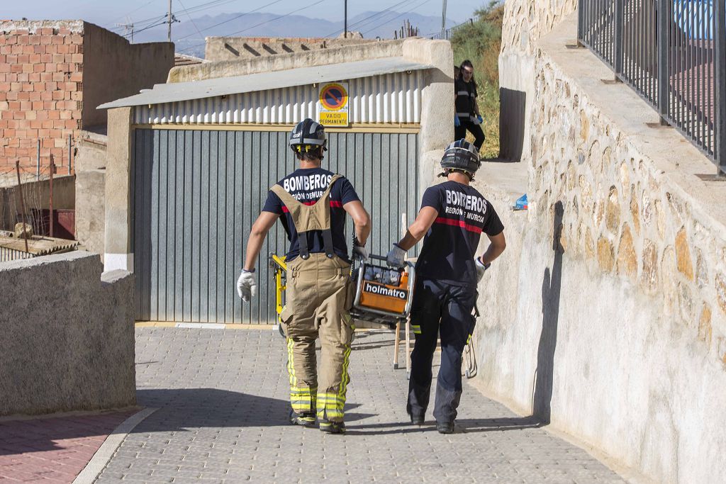 Encuentran muerto a un vecino de Lorca desaparecido encajado en el hueco entre dos casas