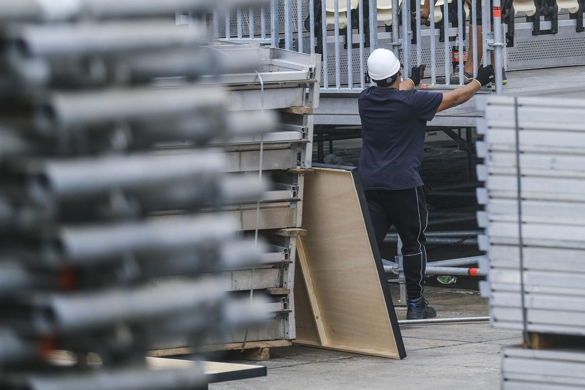 Montaje del escenario de Carnaval