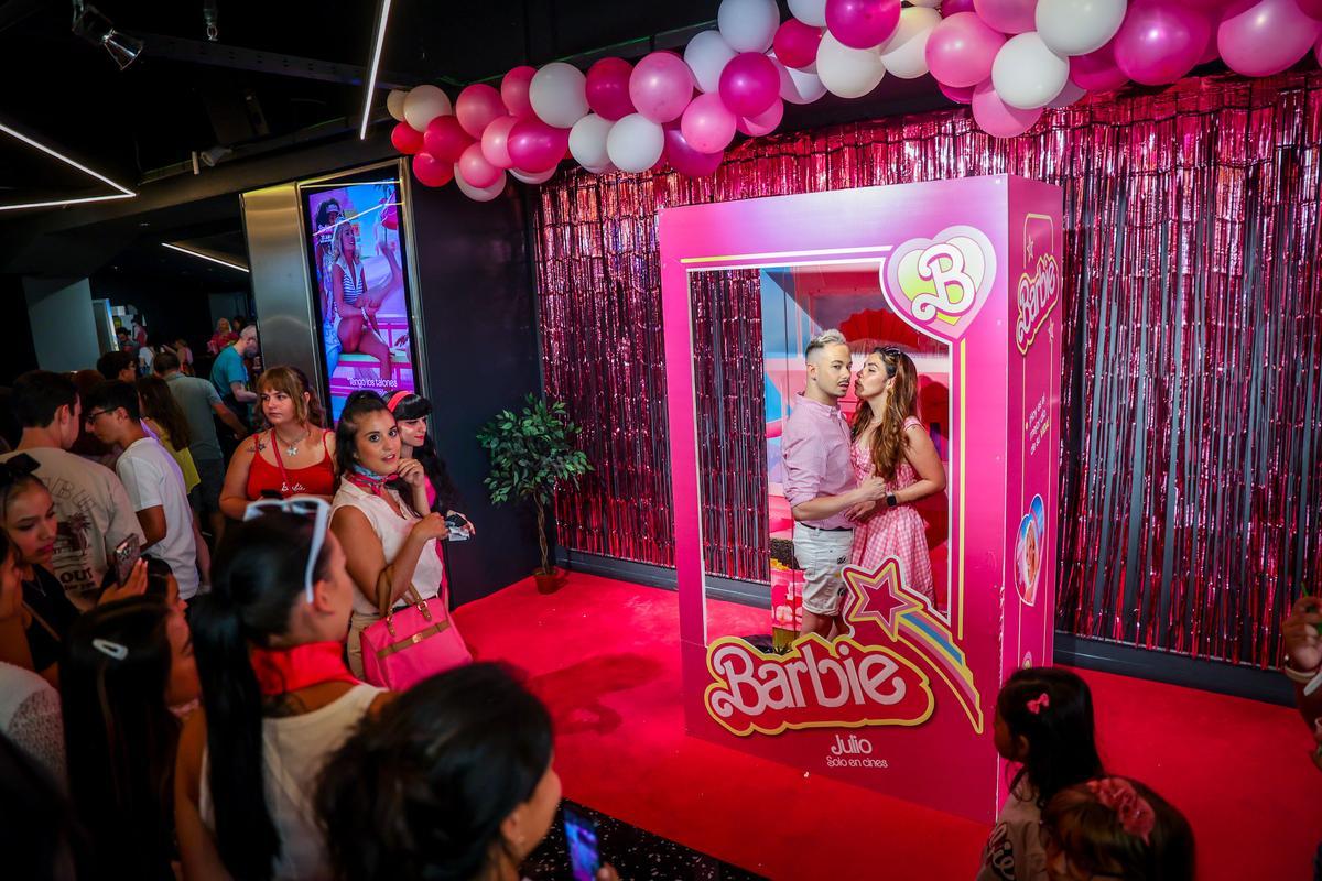 Estreno de Barbie: el público se viste de rosa