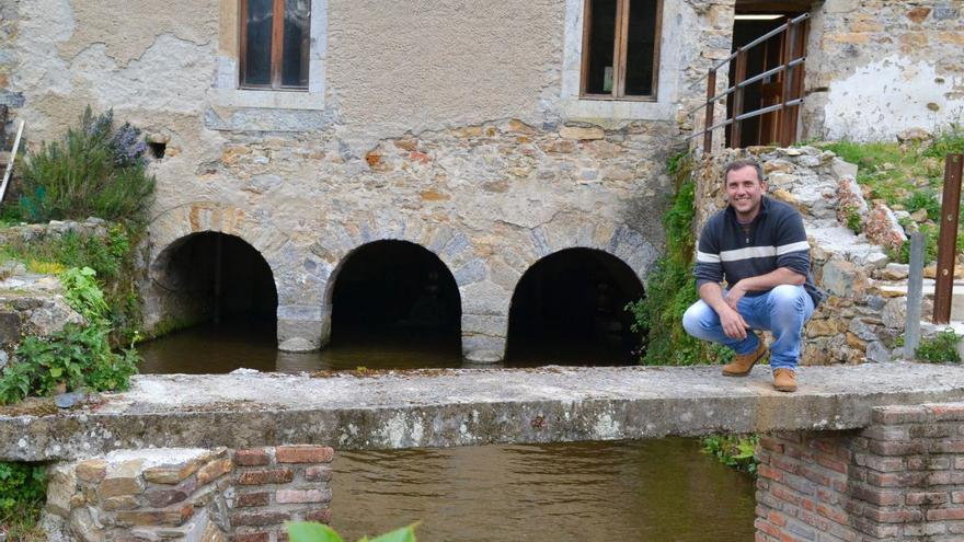 El praviano que compró un molino con 300 años y ahora produce harinas ecológicas: &quot;Soy un enamorado de la profesión&quot;