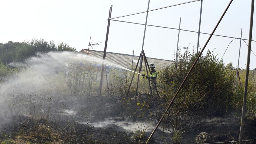 Segundo fuego forestal en 24 horas en el entorno de Os Rosales