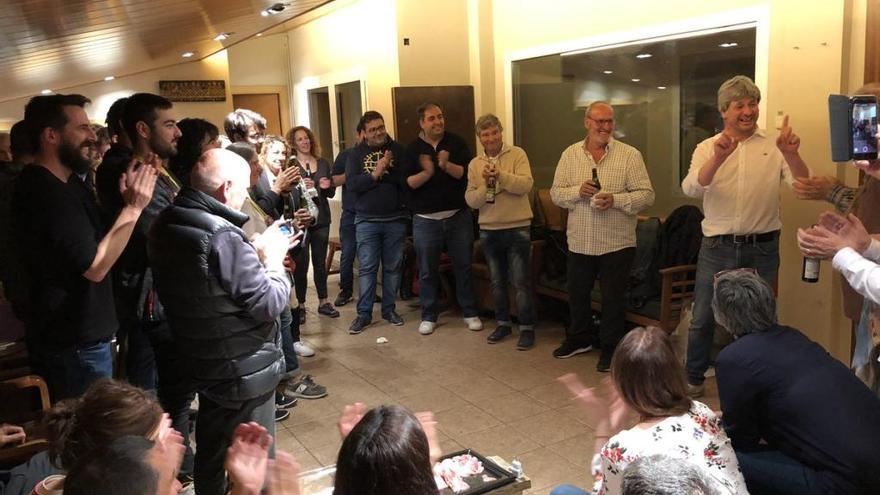 AraMoià celebrant els resultats de les eleccions, diumenge