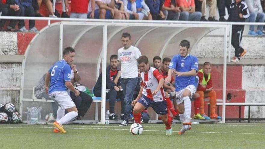 Momento del partido entre el Alondras y el Noia, el pasado fin de semana en O Morrazo. //Santos Álvarez