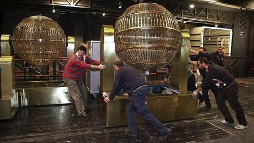 Lotería de Navidad 2012: Los bombos, en el Teatro Real