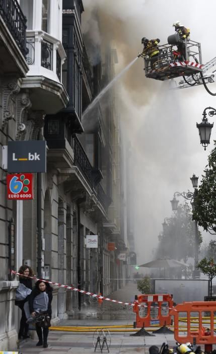 Incendio en la calle Uría de Oviedo