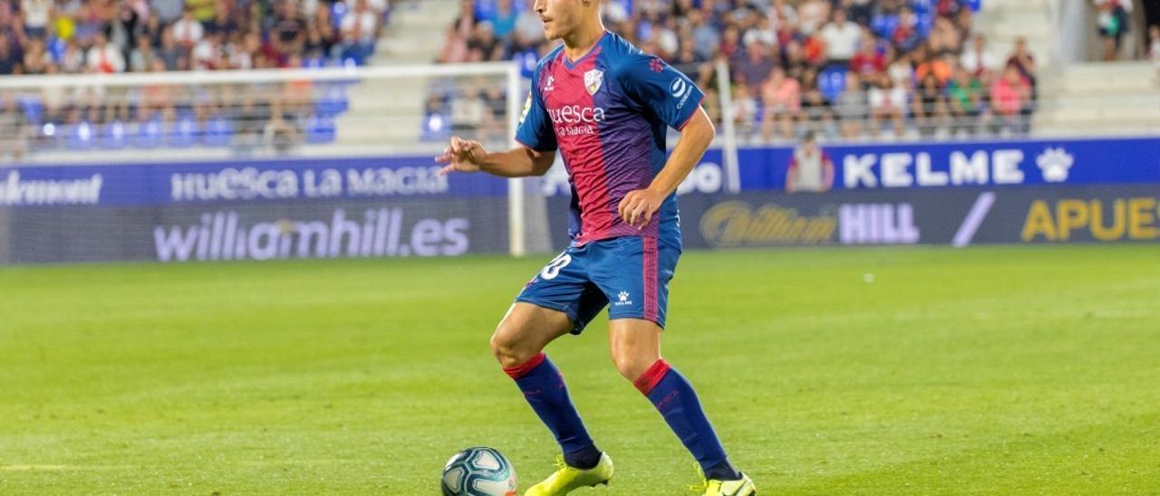 Seoane, durante un partido con su actual club, el Huesca.| SD HUESCA