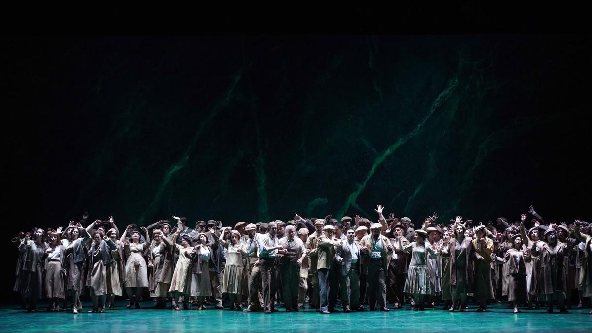 El coro de 'Nabucco' en el Teatro Real.