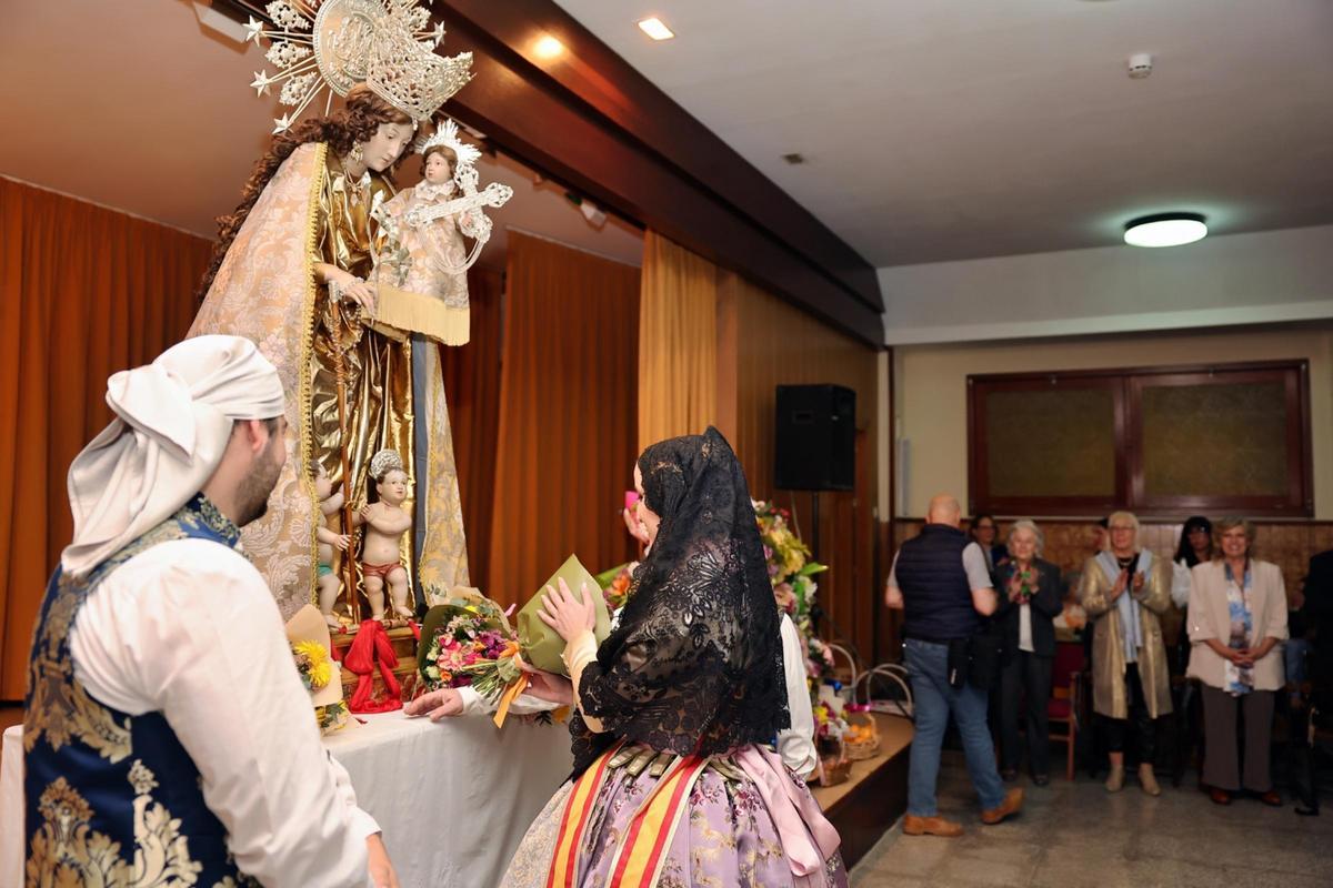 Ofrenda fallera en el Cottolengo del Padre Alegre